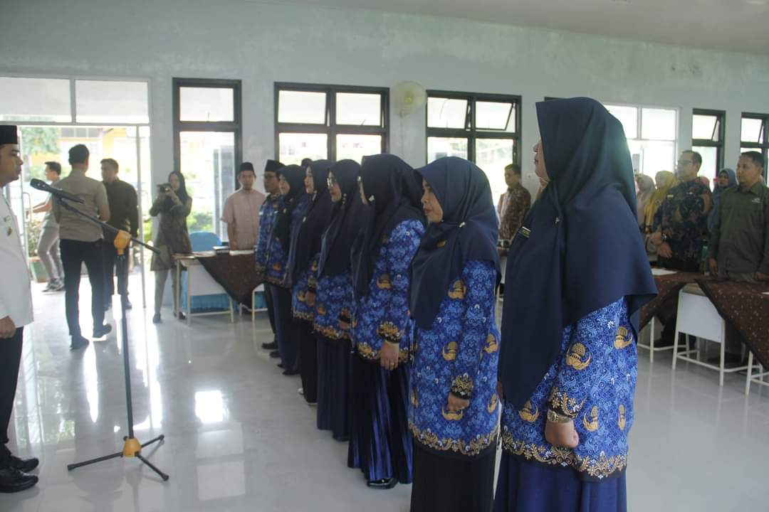 Sebanyak 7 orang Kepala Sekolah dilingkup Pemerintah Kota Solok dilantik  oleh Wakil Walikota Solok 